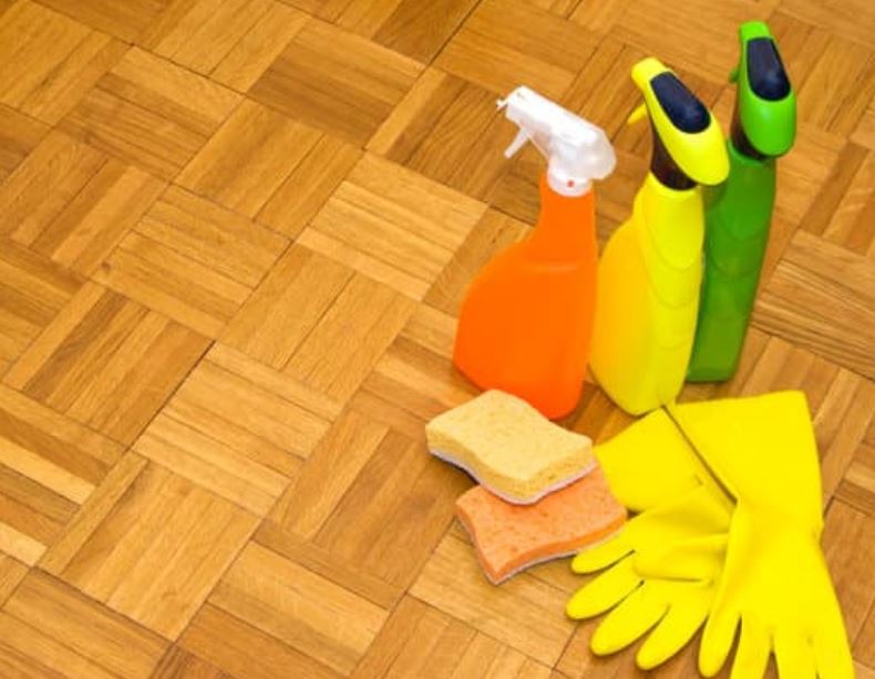 Liquid cleaners can clean engineered hardwood floors.